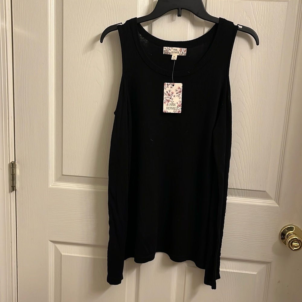 Pink Republic size extra large, Cold Shoulder black sweater
